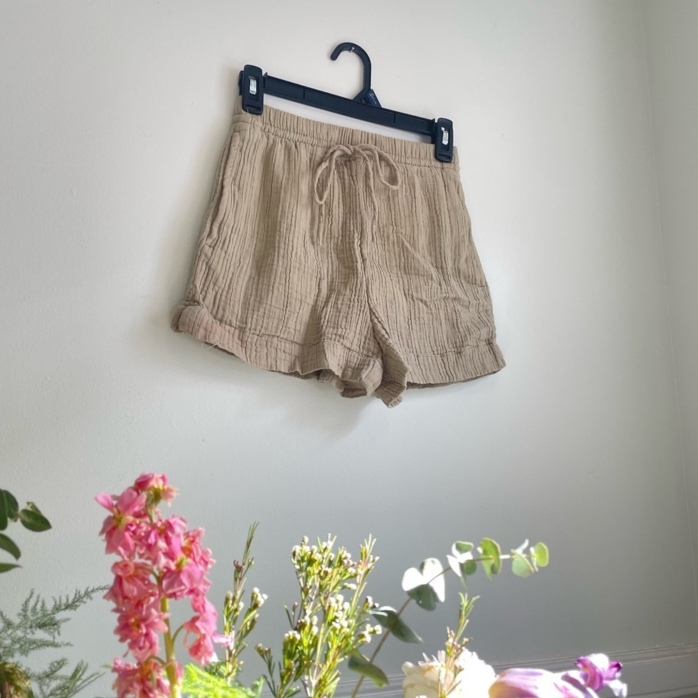 H&M Sage Green Extra Small Shorts Bloomers Summer Spring Comfy Casual High Rise - Picture 4 of 4
